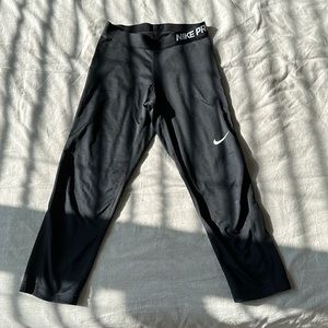 Capris, Nike, pro leggings